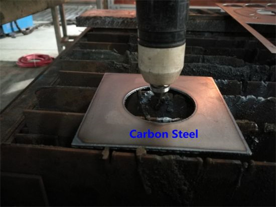 CNC პლაზმური ჭრის დანადგარი, რომელიც გამოიყენება ჭრის ლითონის ფირფიტაზე