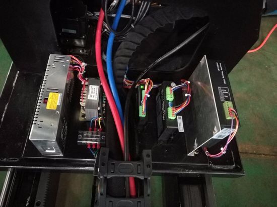 მაღალი ეფექტურობა და სიჩქარე EPS cnc როუტერი, 3d CNC ქაფით ჭრის დანადგარი, 4 ღერძი cnc გრავირება მანქანა